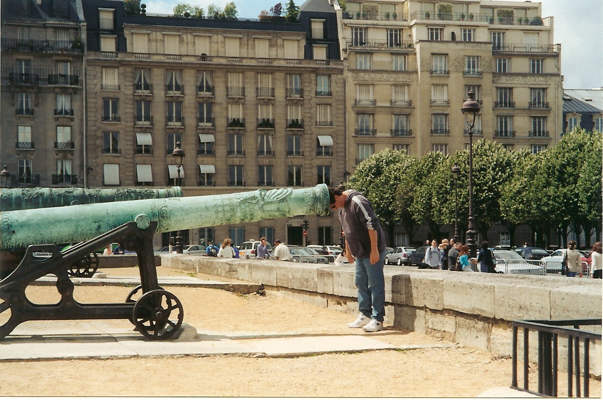 Phil Ramsey realizing a perfect fit for his head in a 19th century cannon